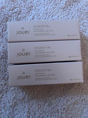 3 jouer Essential Lip Enhancer - White and Gold Accents